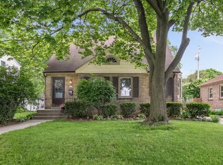 2654 N 66th St, Wauwatosa, WI 53213