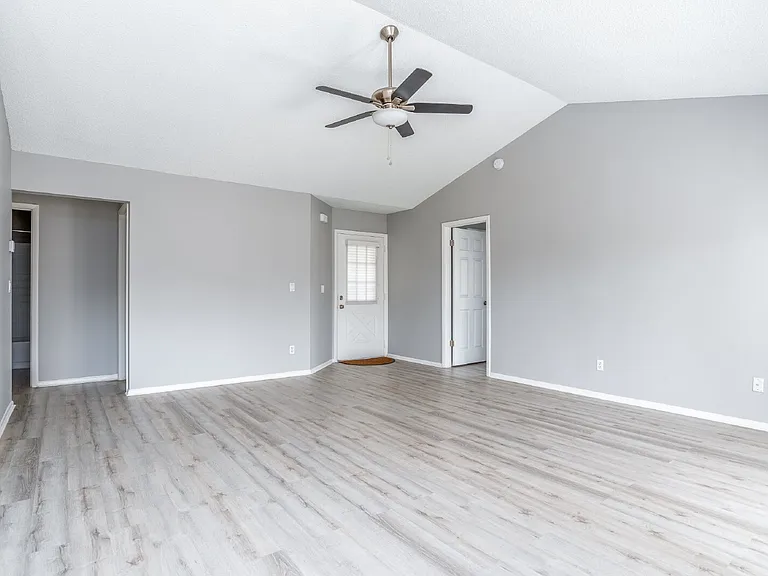 110 Riverraft Ct — Photo 6