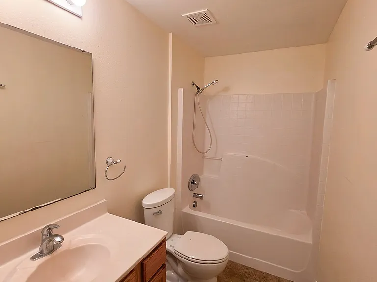2644 12th Sq SW — Photo 11