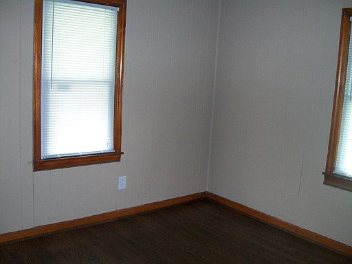 4th image of 1728 Winton St