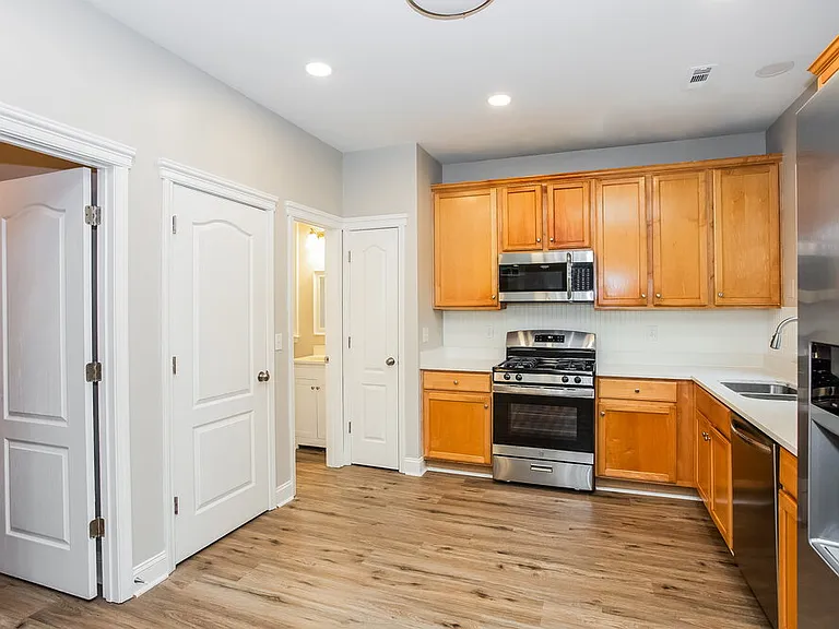 6905 Brandon Chase Ln — Photo 8