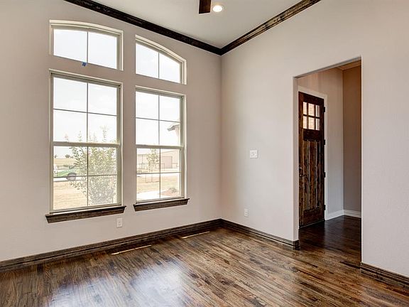 5th image of 320 El Pescado Ct