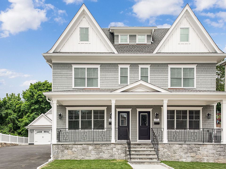 124 Maple Ave - Exterior