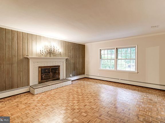 5th image of 1525 Woodacre Dr