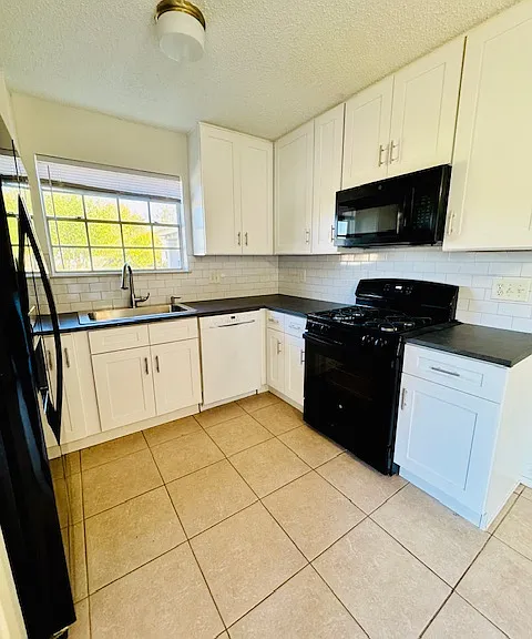 2130 Andover Dr — Photo 5