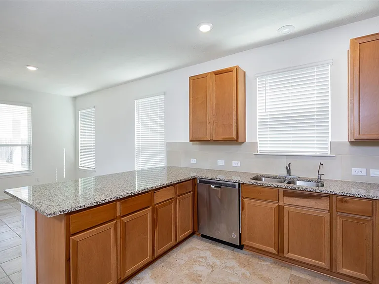 6021 Diamond Sky Ln — Photo 13