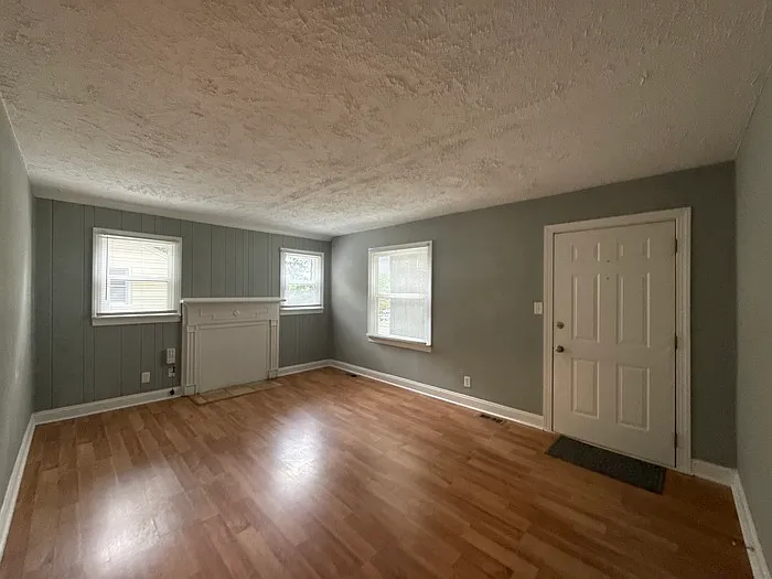 2 bed, 1.0 bath, 783 sqft, $1,495 — Photo 2