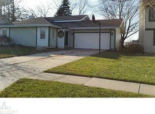 430 Dutch Hill Dr, Lansing, MI