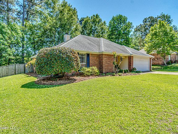 2nd image of 1008 Cumberland Dr