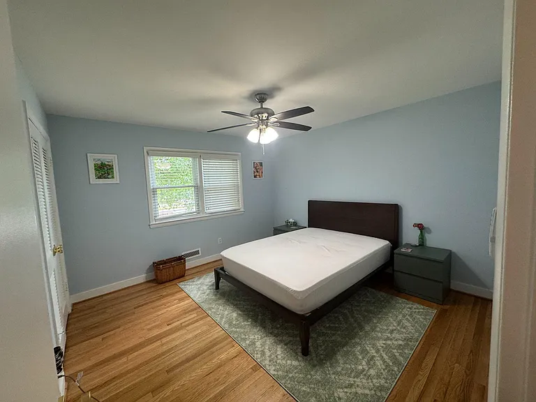 1100 Maple Ave E — Photo 40