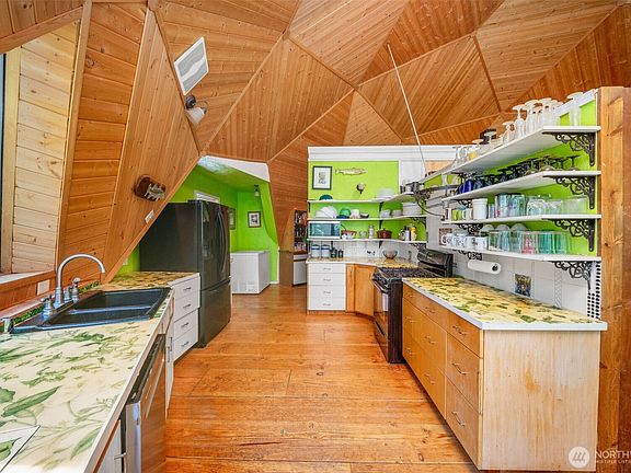 4th image of 12 SE Oyster Beach Road