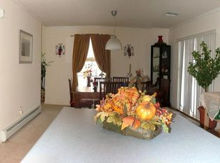 22 Cambridge Ct, Highland, NY 12528