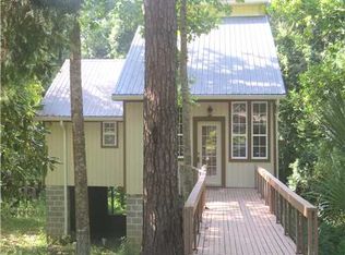 1319 Iberville Dr, Ocean Springs, MS 39564