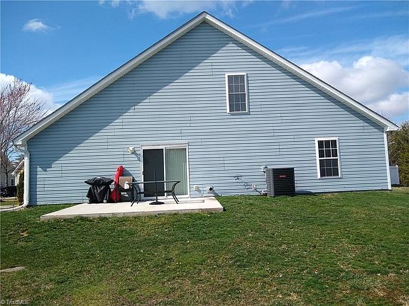 3rd image of 414 Lennox Dr