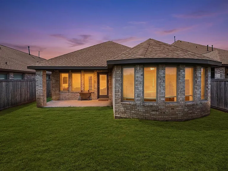 21107 Armstrong County Dr — Photo 36