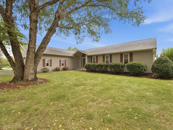 2656 Becky Thatcher Rd, Muscatine, IA 52761