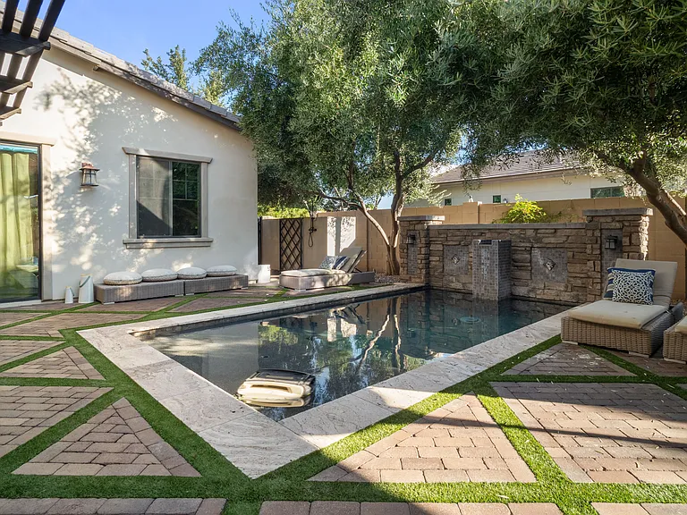 3857 E Mead Dr — Photo 1
