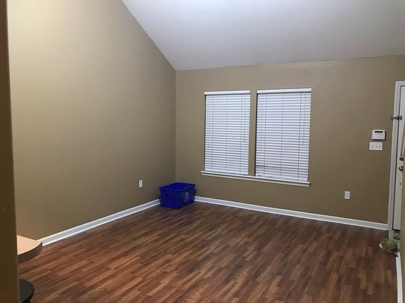 2nd image of 29 Guinevere Ln #D