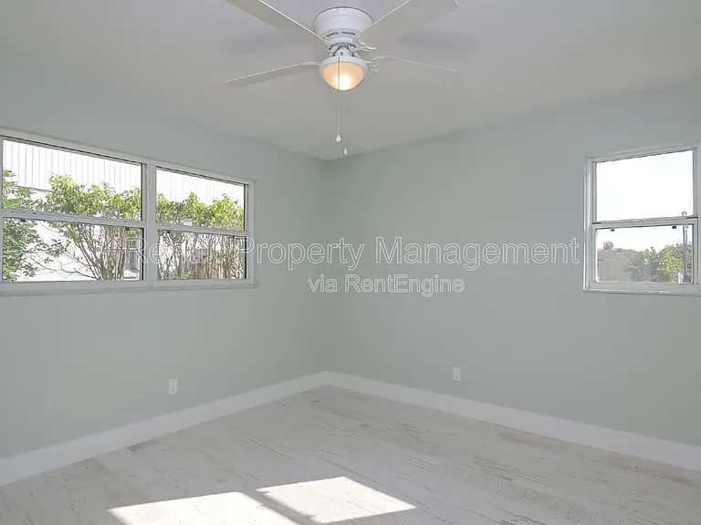 1322 Miramar St #2 — Photo 16