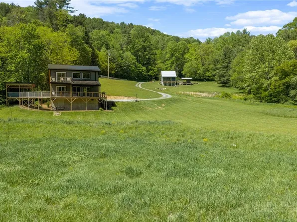 634 & 636 Watauga River Road, Sugar Grove, NC 28679