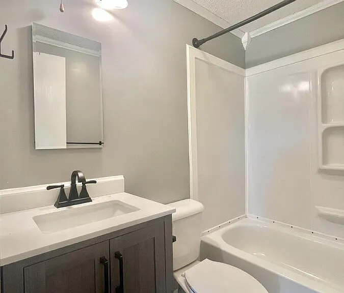 223 Bradford Ln — Photo 42