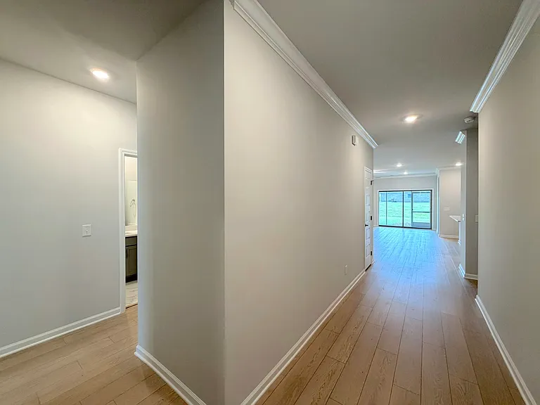 137 Clift Creek Dr — Photo 4