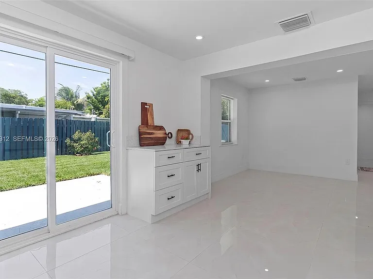1473 NE 30th Ct — Photo 18