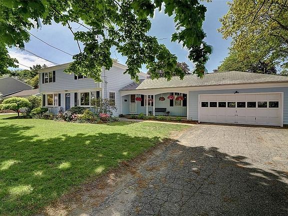 3rd image of 21 Meadowbrook Dr