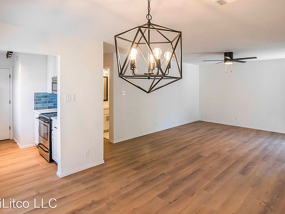 4th image of 700 Nelray Blvd APT 105