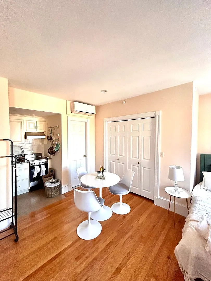 105 Pinckney Street — Photo 1