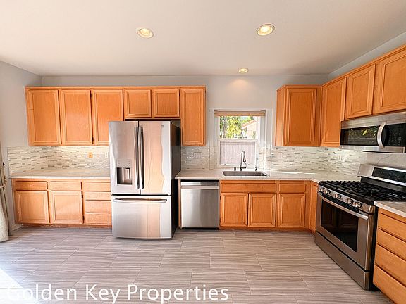 2nd image of 6035 Paseo Carreta