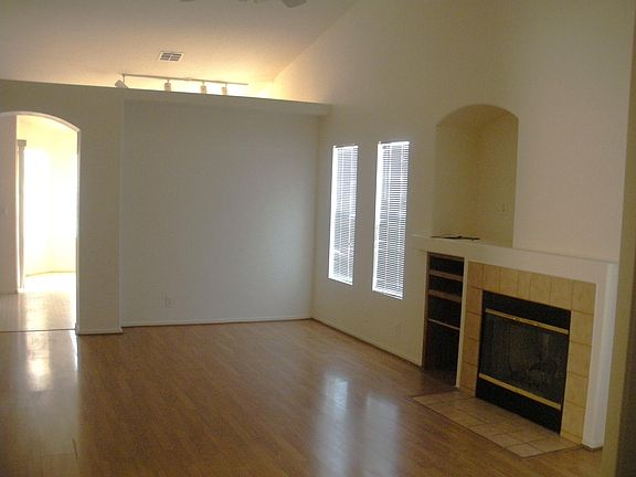 2nd image of 6652 Fallona Ave