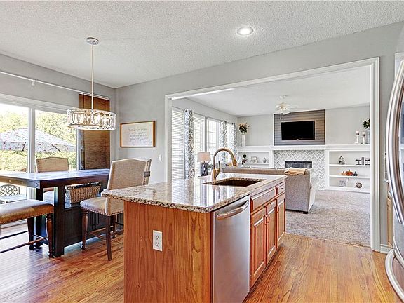 2nd image of 15642 Conser St