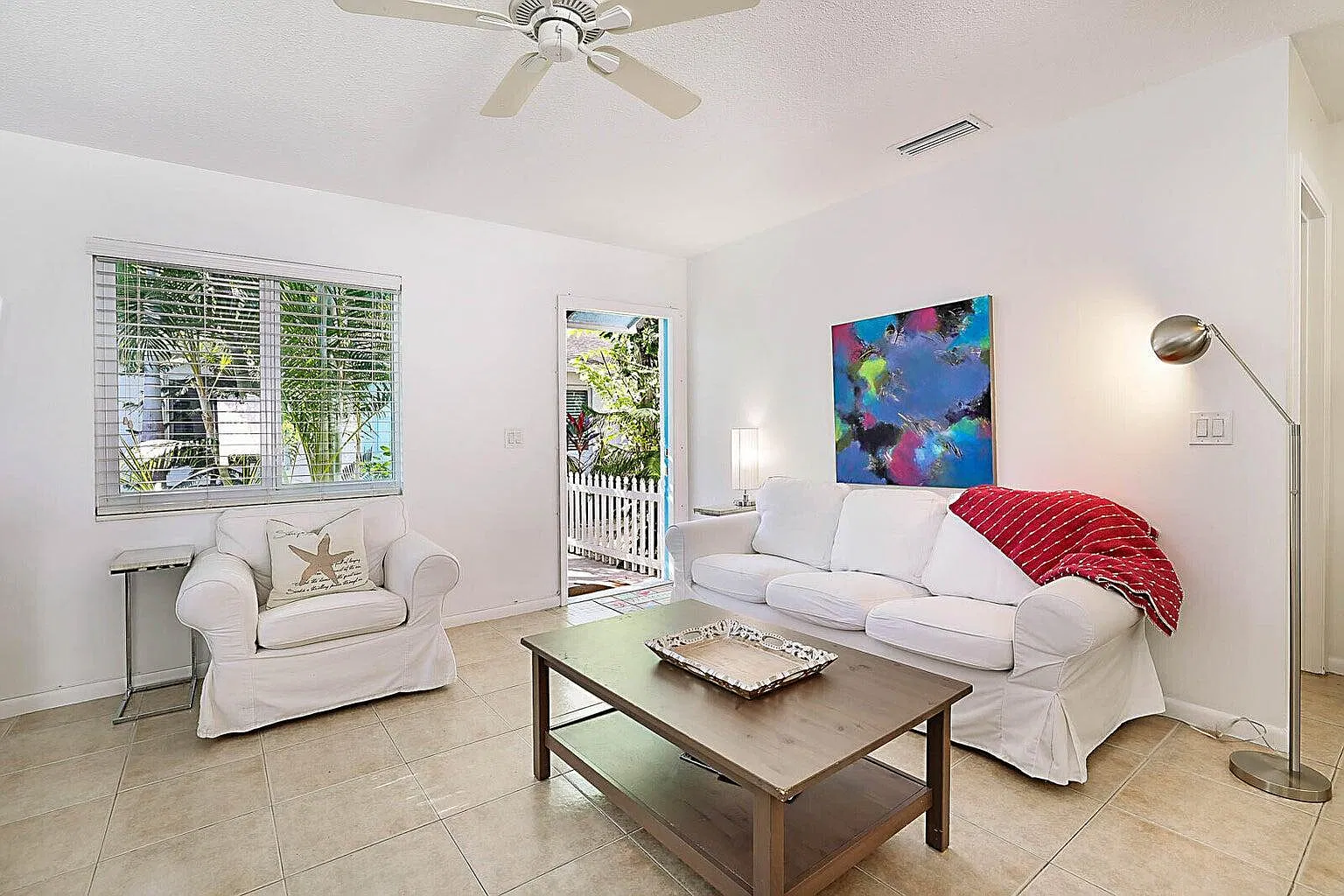 2 bed, 2.0 bath, 837 sqft, $8,000 — Photo 3