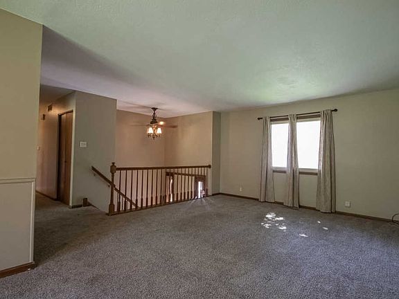 2nd image of 501 Catalina Dr