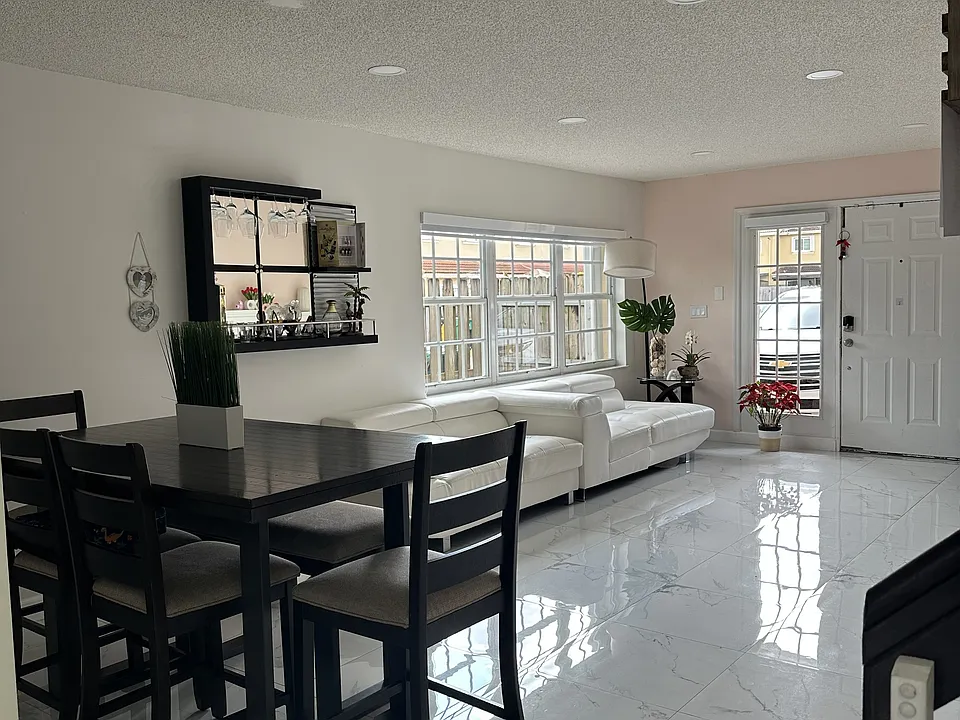 Dinning - Living Rooms