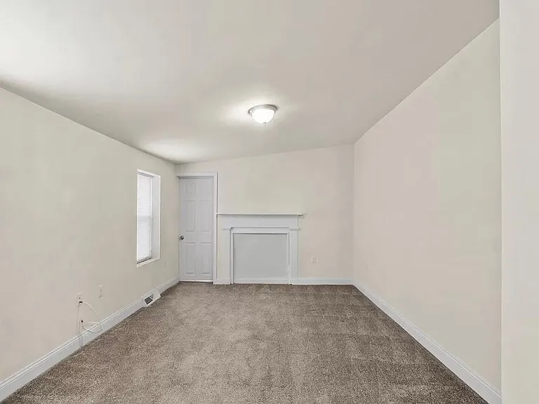 848 W Lombard St — Photo 13