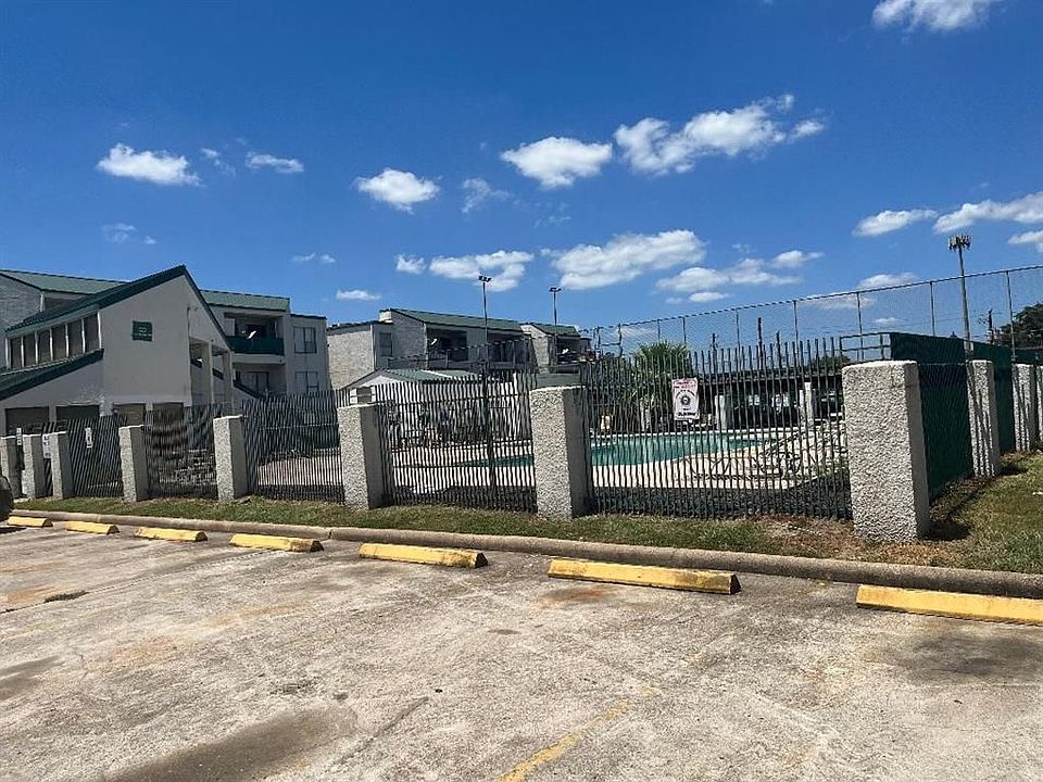 1st image of 2820 S Bartell Dr APT 21