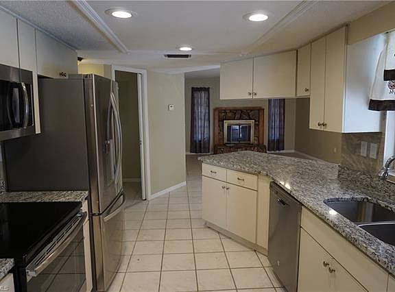 4th image of 21249 Chatburn Ave