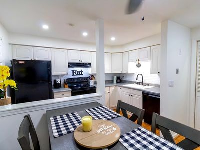 610 S Franklin St APT A302, Holbrook, MA, 02343
