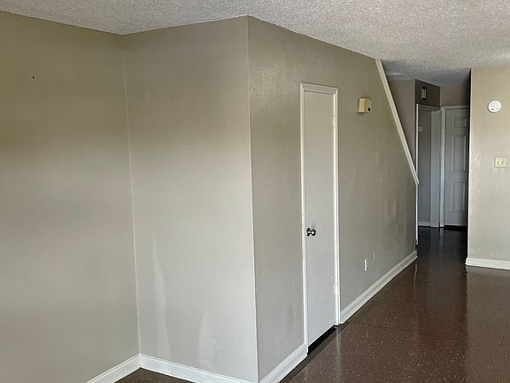 4th image of 206 Loire Ave #B
