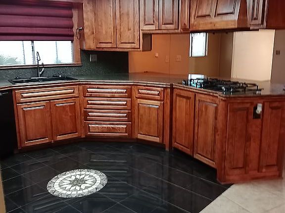 Kitchen custom Cabinets 