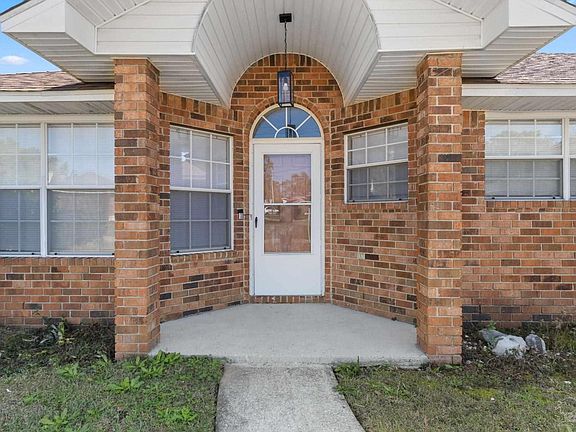 4th image of 1225 Tiffany Dr