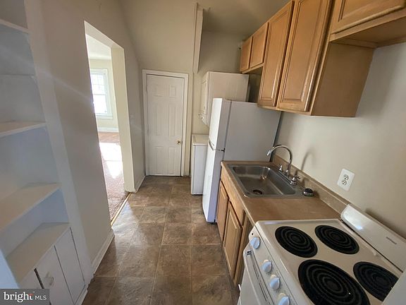 3rd image of 511 Willis St