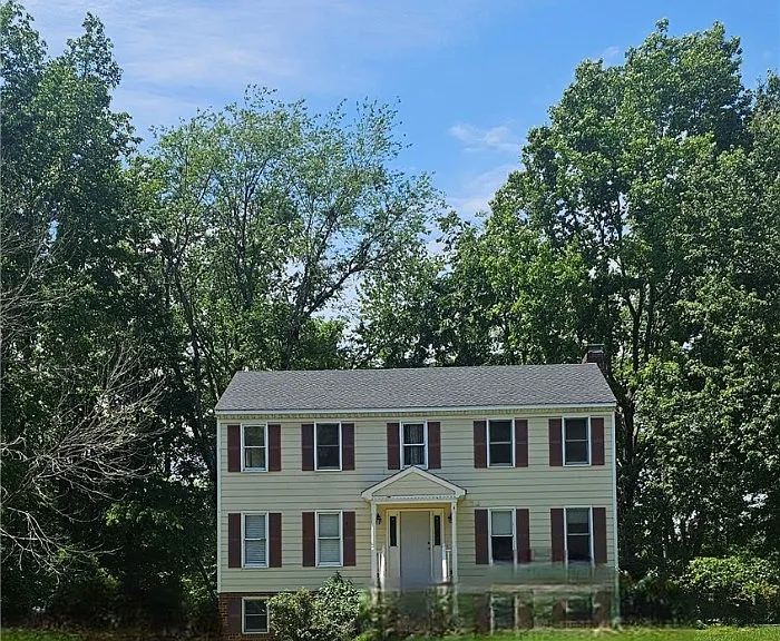 1421 Eastlook Ln — Photo 1