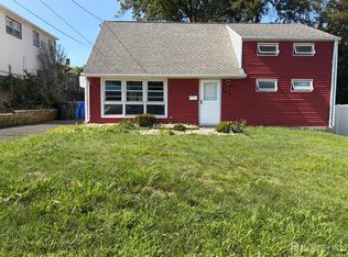 150 Patricia Ave, Colonia, NJ 07067