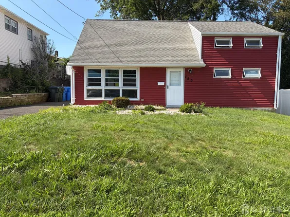 150 Patricia Ave, Colonia, NJ 07067