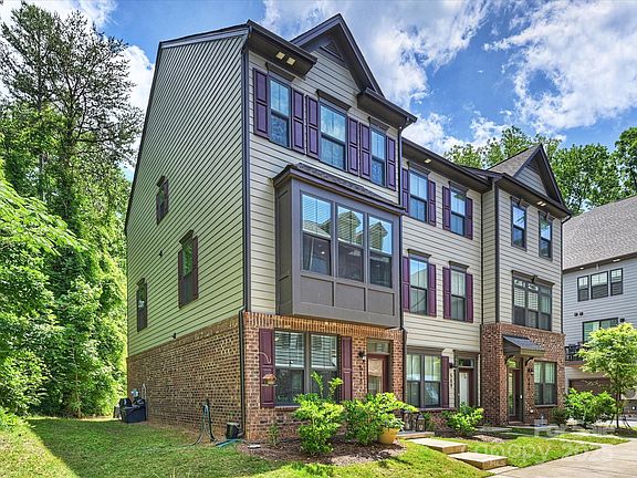 3rd image of 513 Cubitt Ct