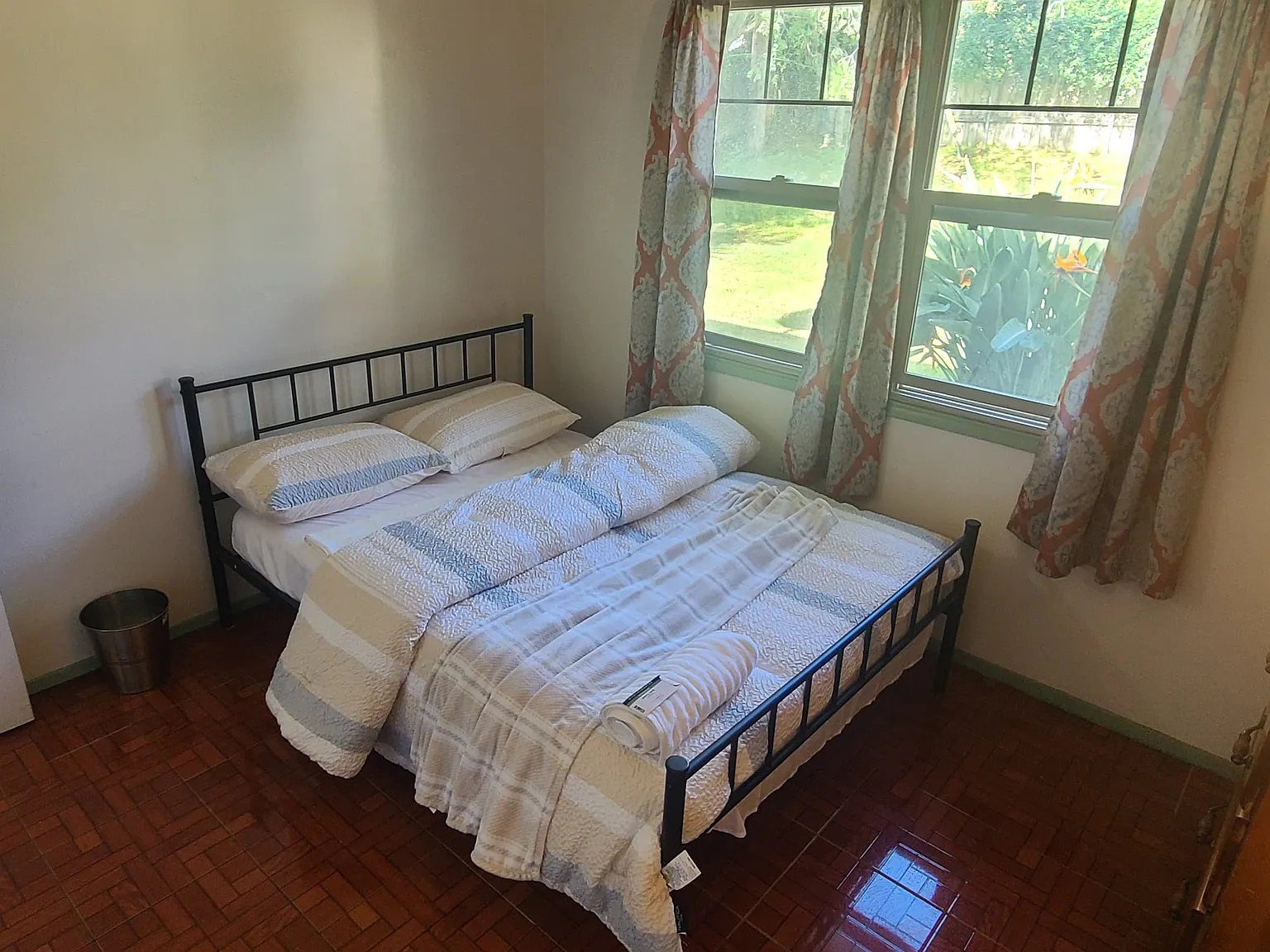 5 bed, $800 — Photo 1