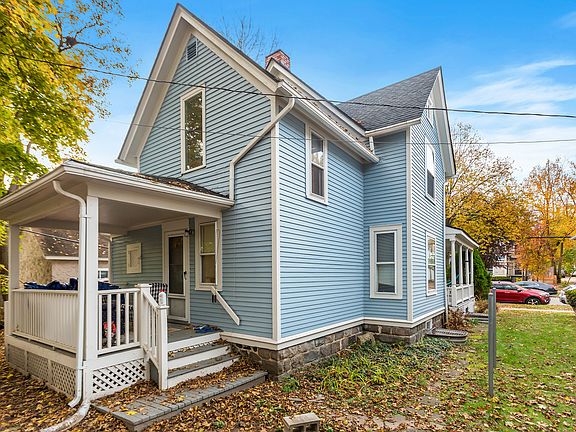 3rd image of 1209 E University Ave